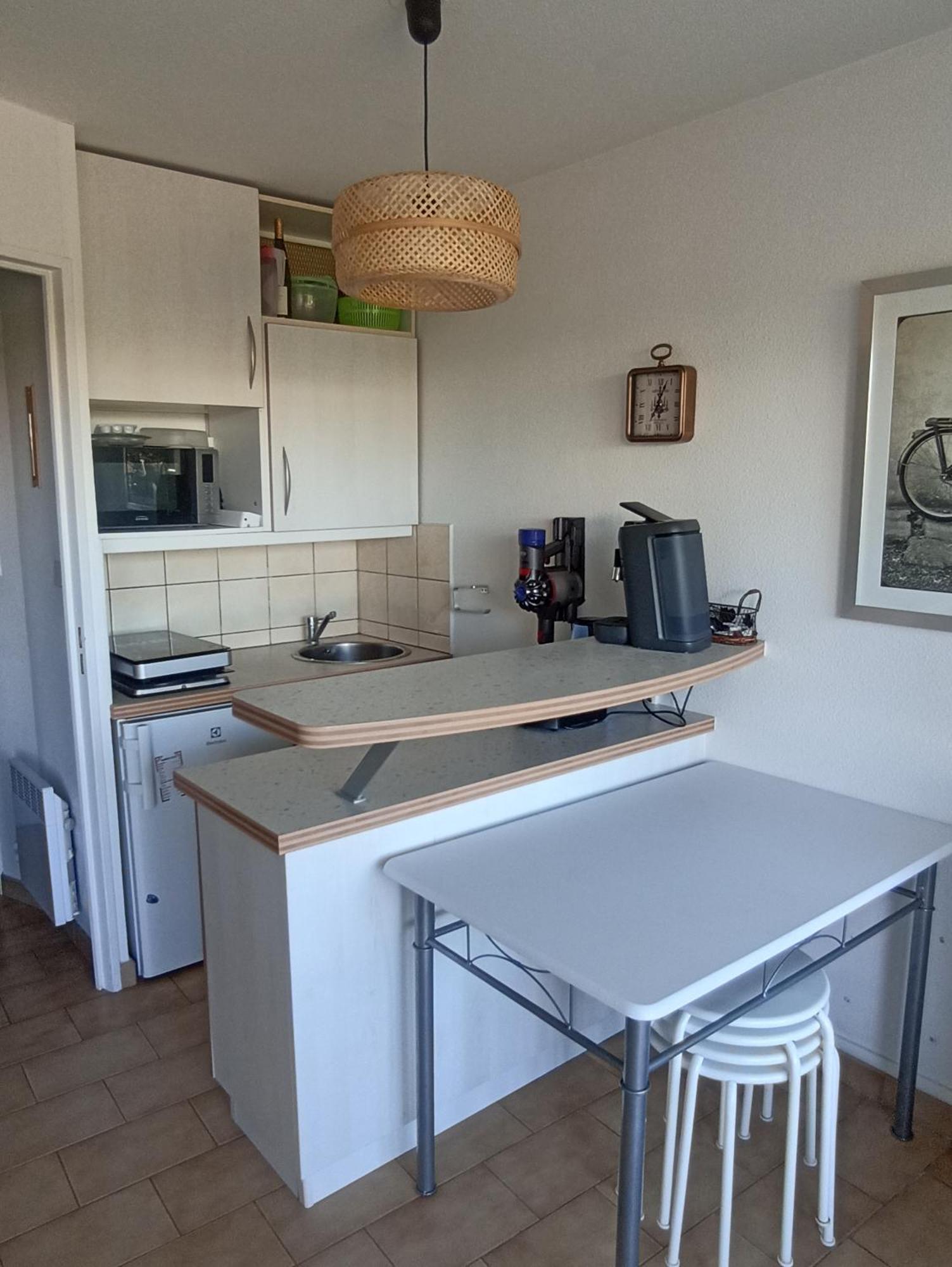 Joli Studio Avec Piscine A 200M De La Plage Parking Prive Ла-Гранд-Мот Экстерьер фото